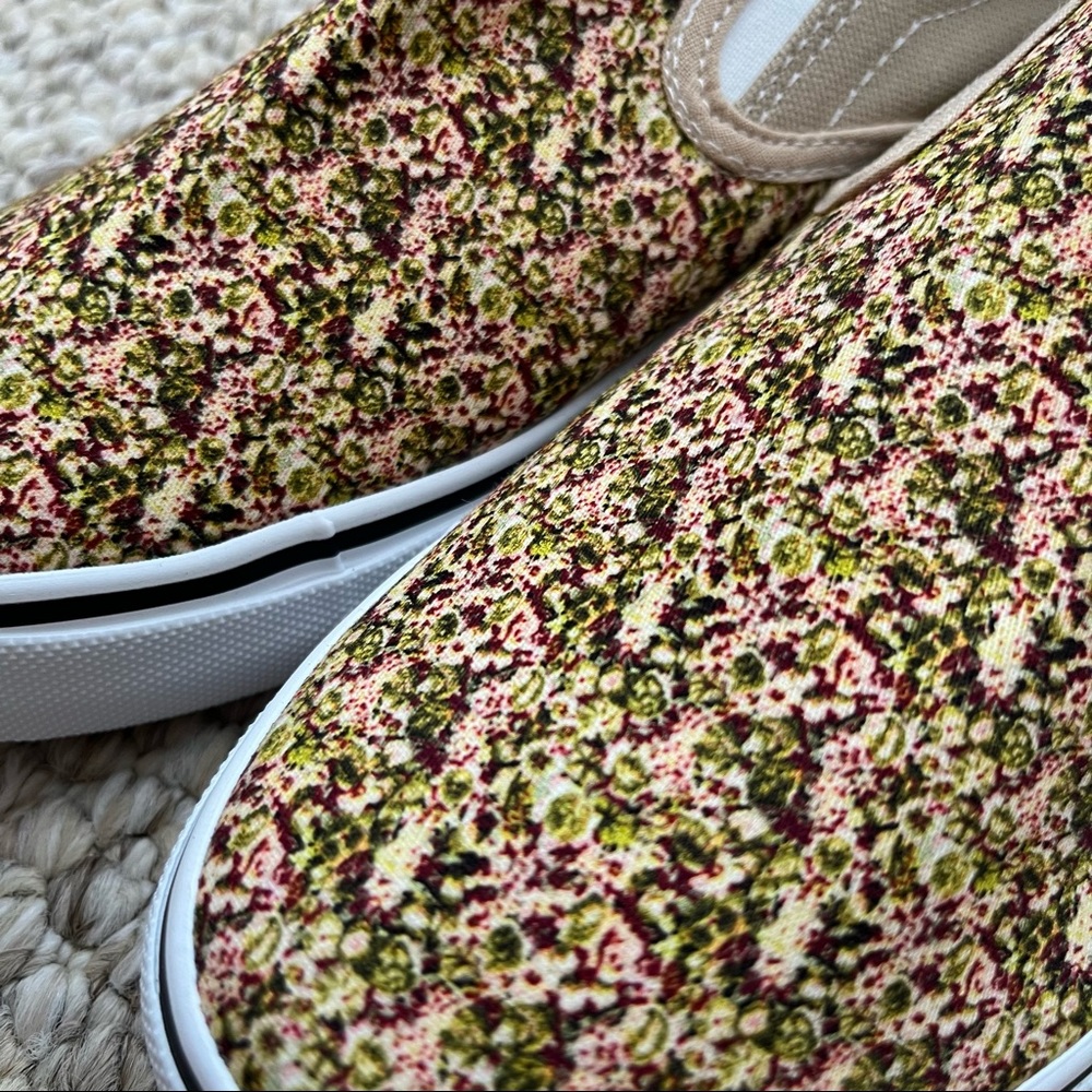 XRH SHOES Women's Slip on Shoes Low Top Canvas Non Slip Fashion Casual Sneakers